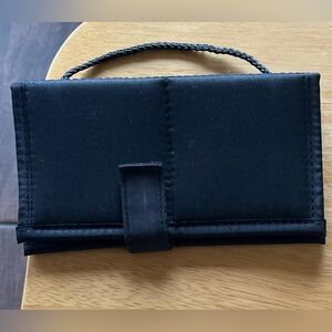 🎁 FREE gift with purchase! Makeup tool's bag